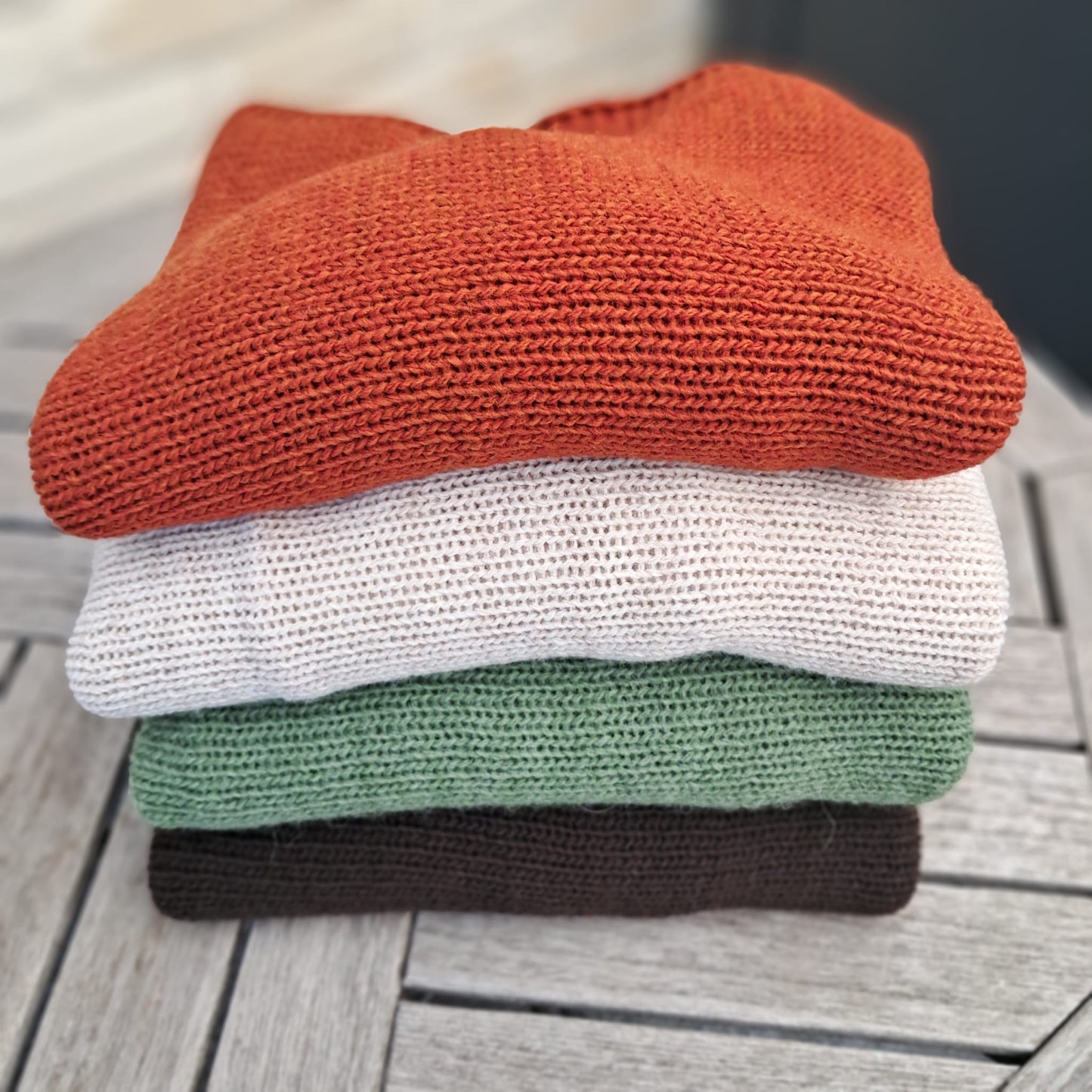 Grofgebreide trui met vlindermouw in 4 kleuren, breder model. (TU)