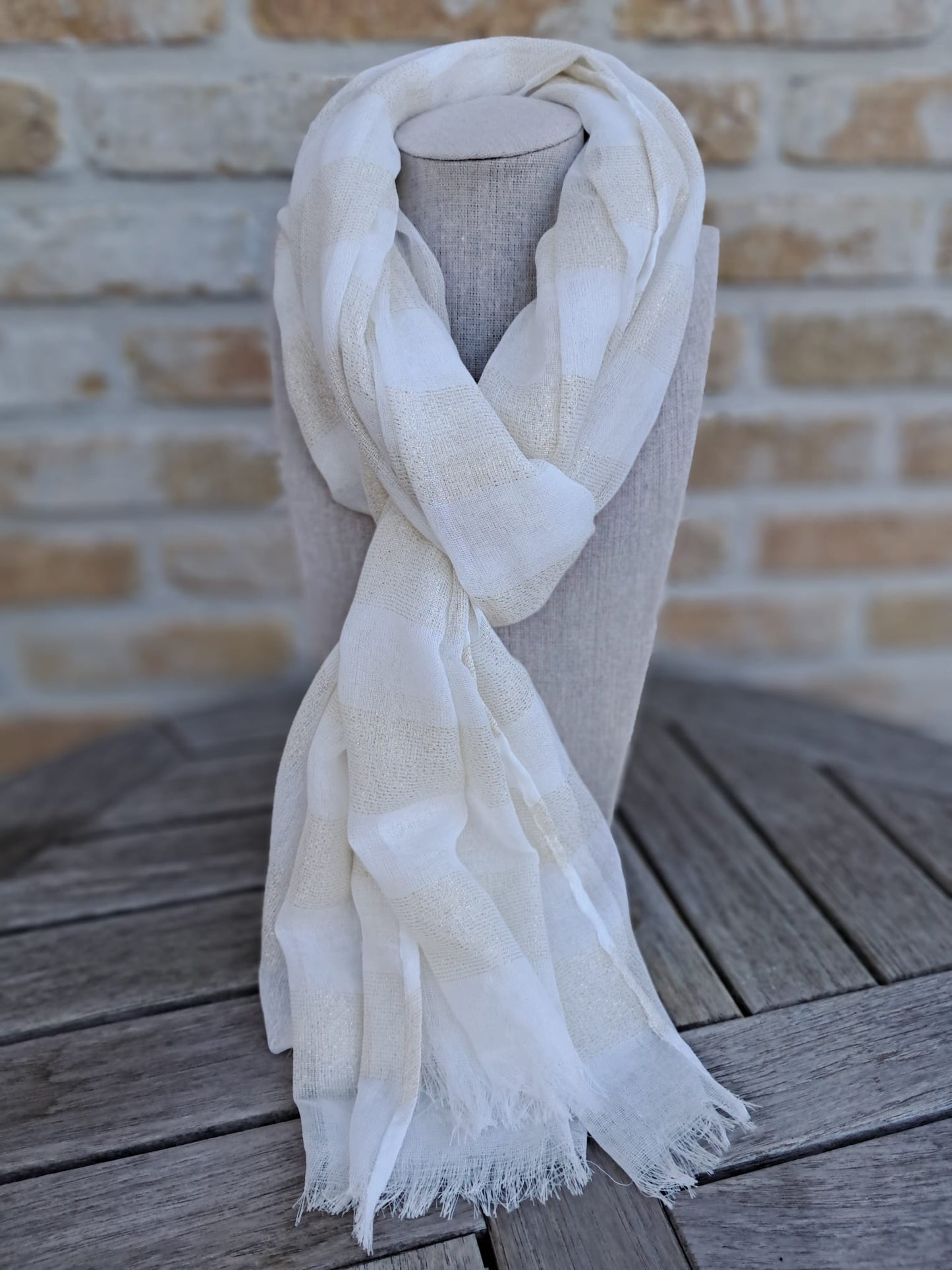 Sjaal met subtiele gouden glitterdetails