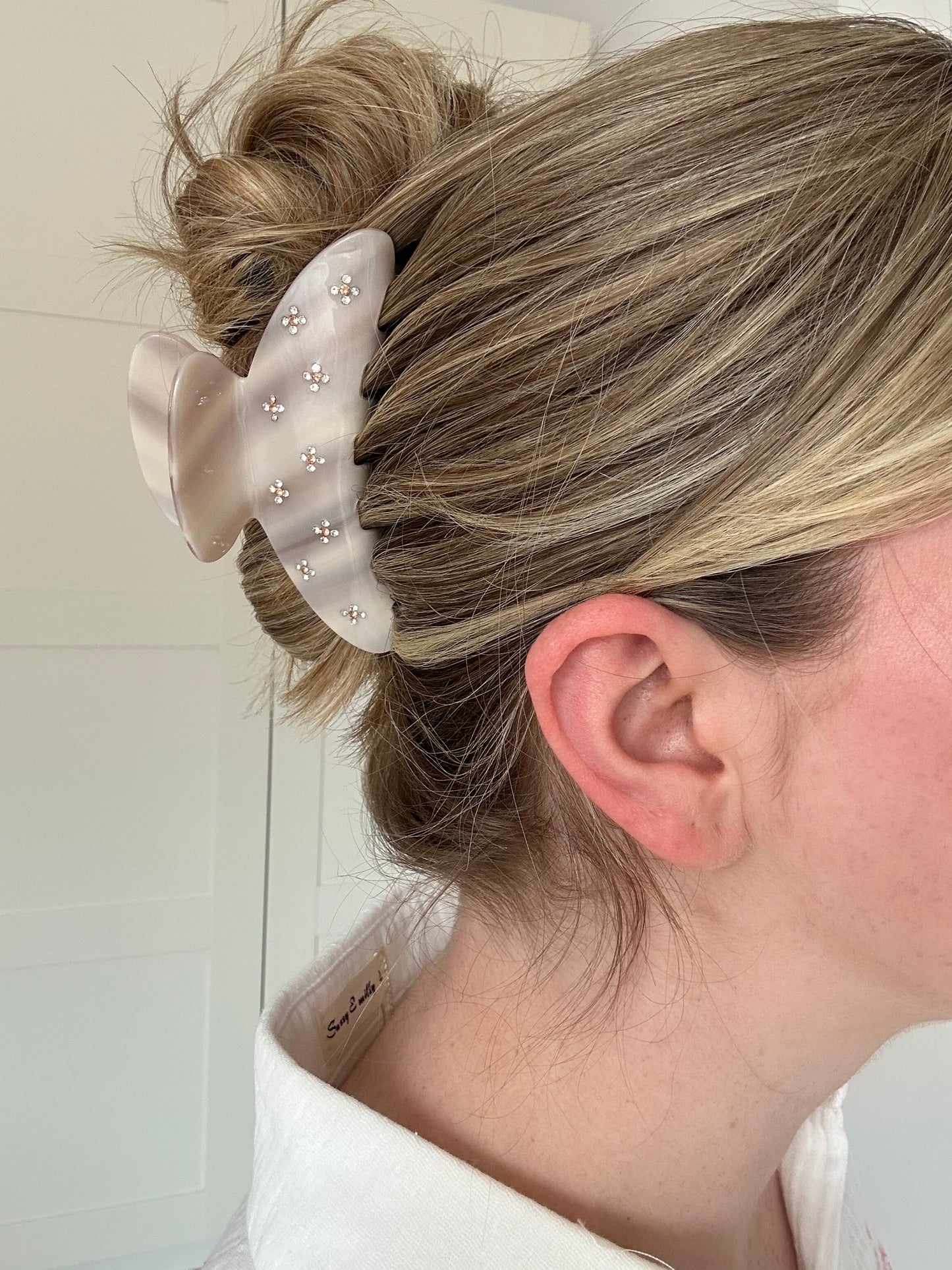 Mooie haarspeld in roos-marmer en glinsterende bloemetjes