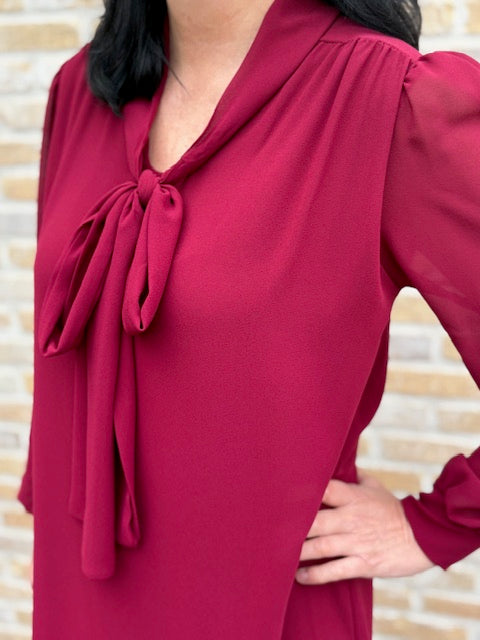 Soepelvallende A-lijnjurk, in bordeauxrood of zwart ( TU )