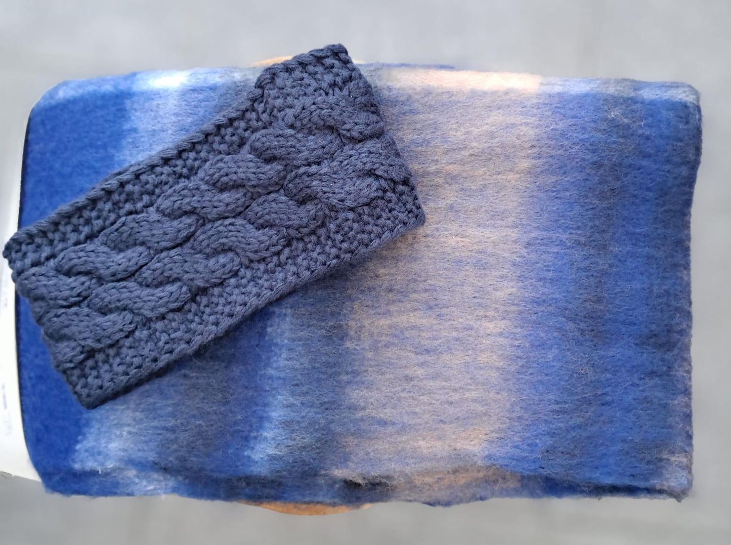 Manoukian-sjaal in marine en bruine tinten