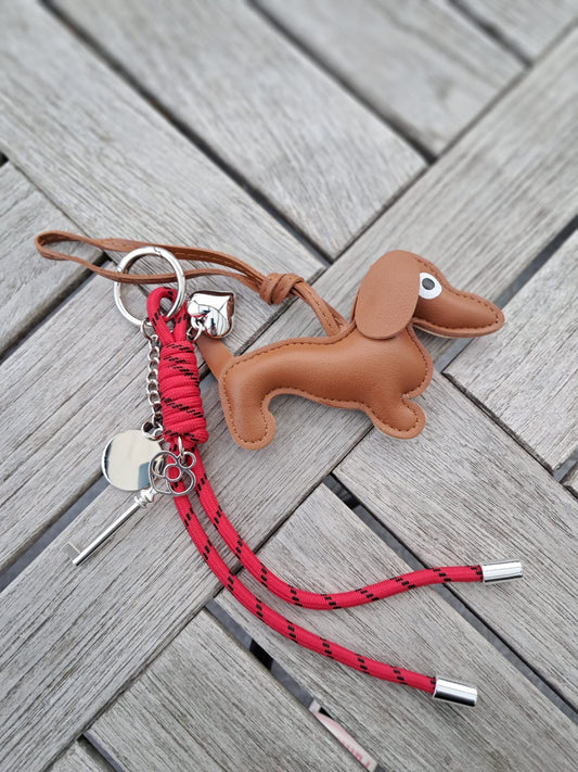bag-charm bruin hondje met rood accent en hartje