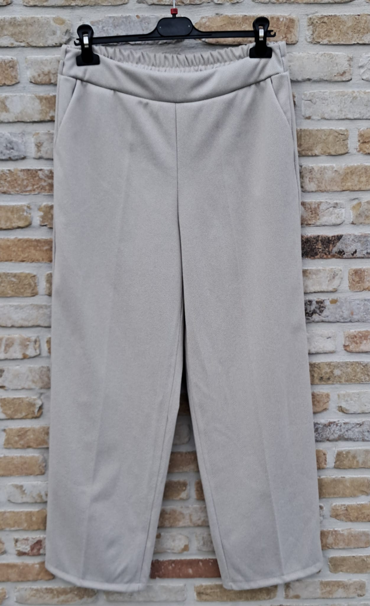 Elegante damesbroek met visgraatmotief, XXL (44) en XXXL (46), in bordeaux en beige