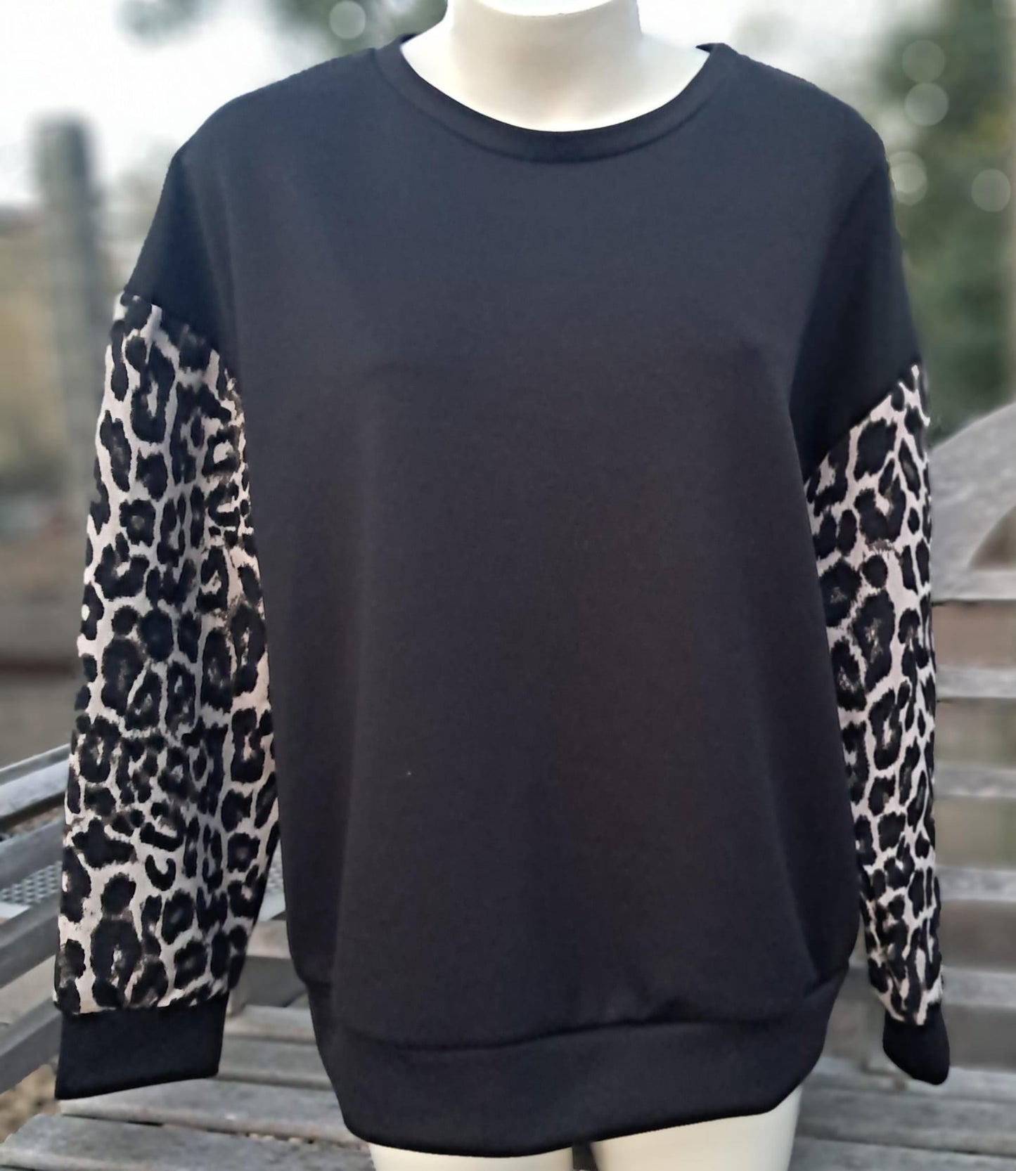 Trui met mouwen in panterprint als blikvanger!!  TU   TdS