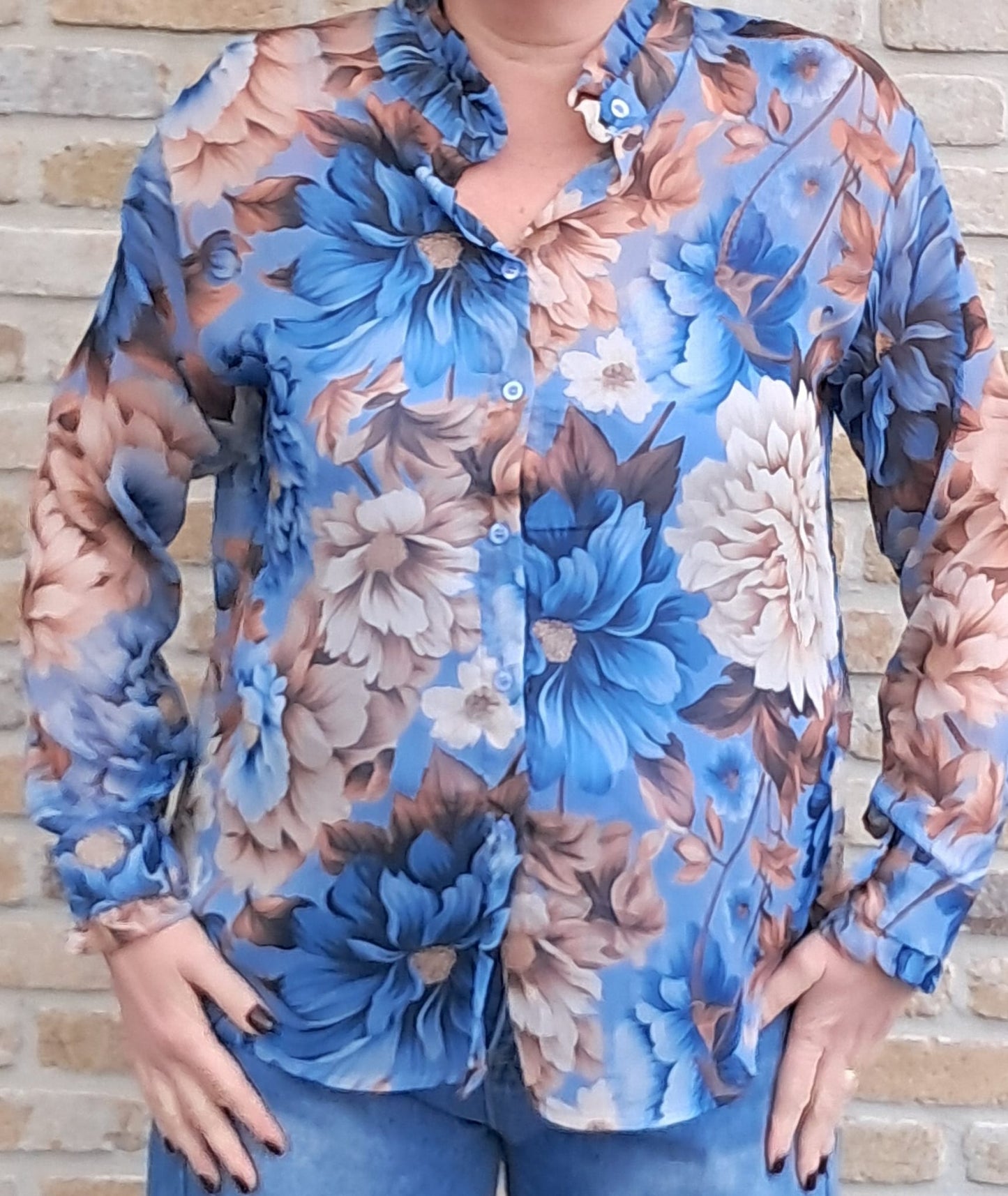 Blouse Blue : met leuke details aan kraag en mouw.  Terra di Siena