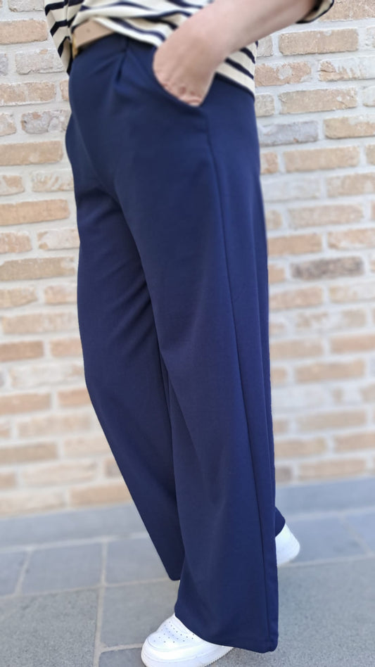 Mooie broek met elastische tailleband, valt breed    TU   Beige en donkerblauw   TdS