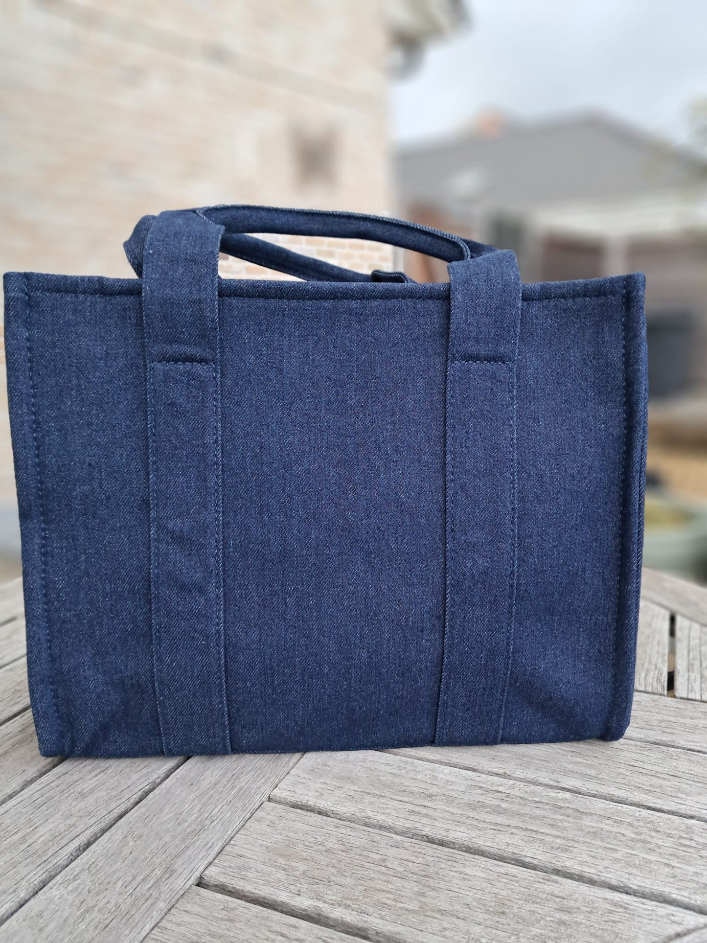 Tote bag in jeans of zwart