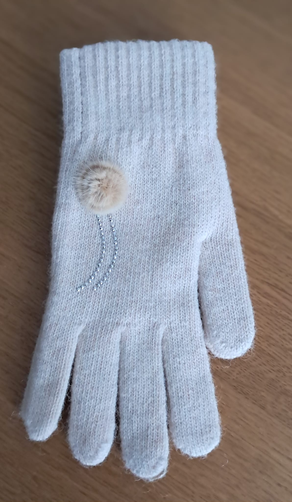 Elegante handschoenen met mooi mooi accent, in 2 kleuren