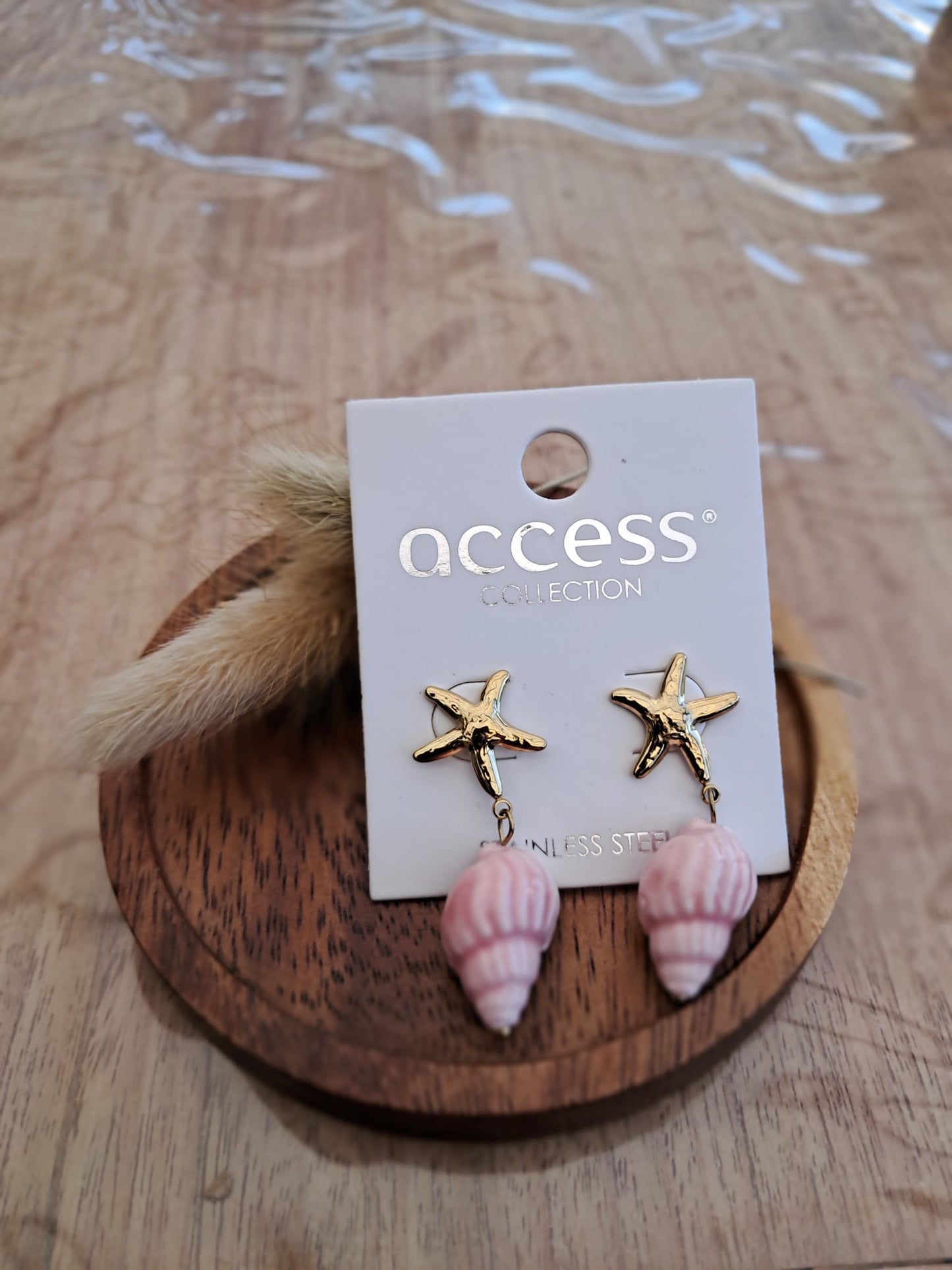 Oorbellen kleine zeesterren met roos schelpje  NR 68