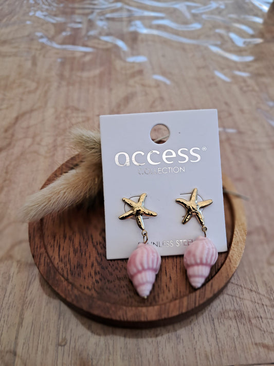 Oorbellen kleine zeesterren met roos schelpje  NR 68