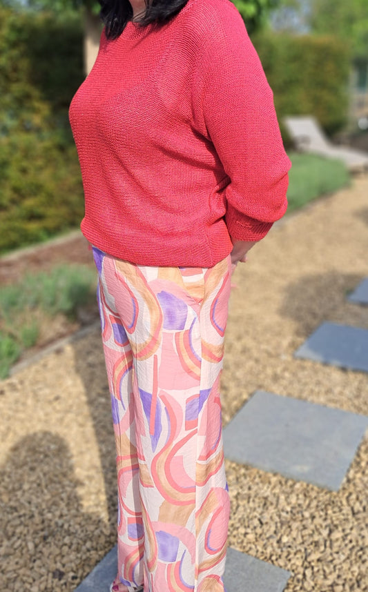 Losvallende, lichte broek met elastische tailleband met abstract patroon