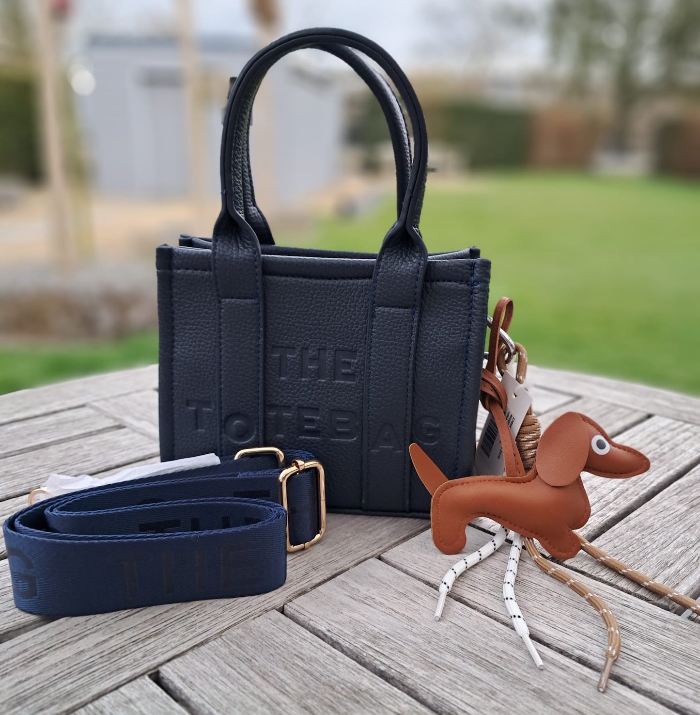 mini tote-bag in verschillende kleuren ( camel, zwart of donkerblauw )
