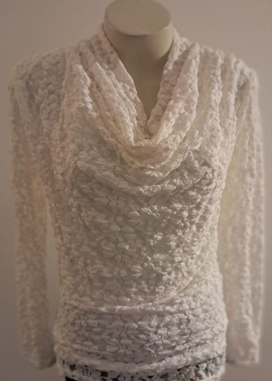 Cremekleurige top met lange mouwen en gedrapeerde halslijn TU