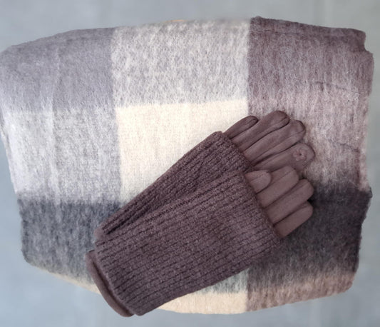 Warme, zachte sjaal met beige en aubergine-tinten