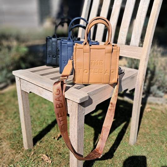 mini tote-bag in verschillende kleuren ( camel, zwart of donkerblauw )
