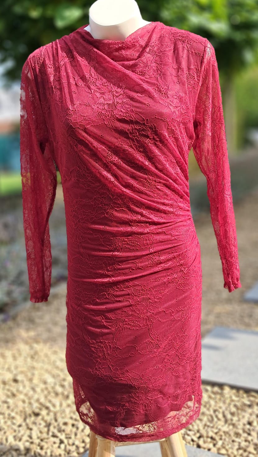 Kanten kleedje in 2 kleuren, TU