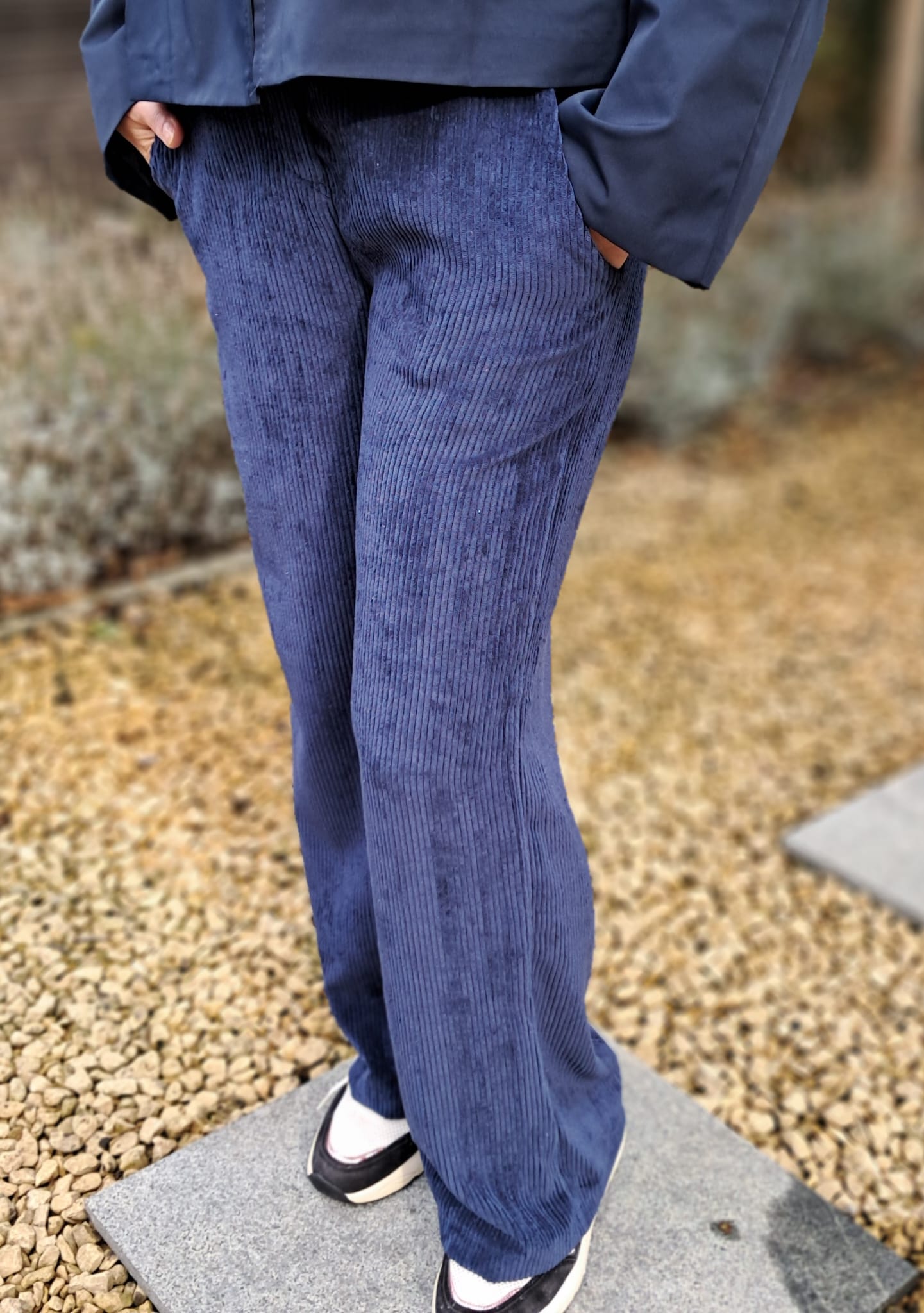 Broeken in velours met elastische tailleband, in 4 kleuren (TU)