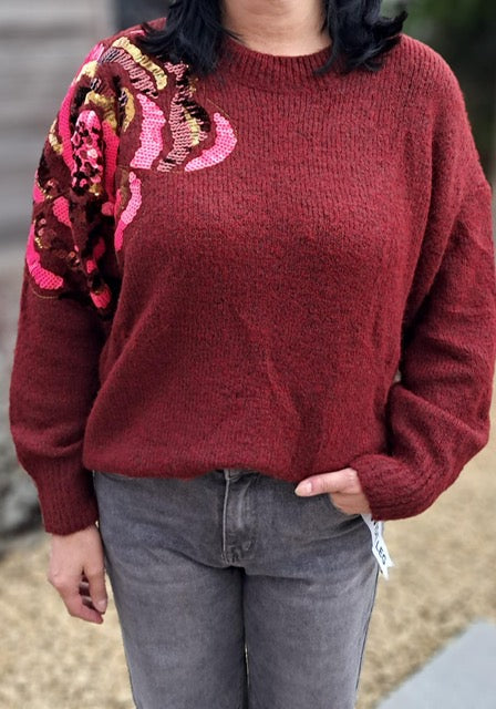 Warme, zachte pull met mooi accent op de schouder in pailletten, in 4 kleuren