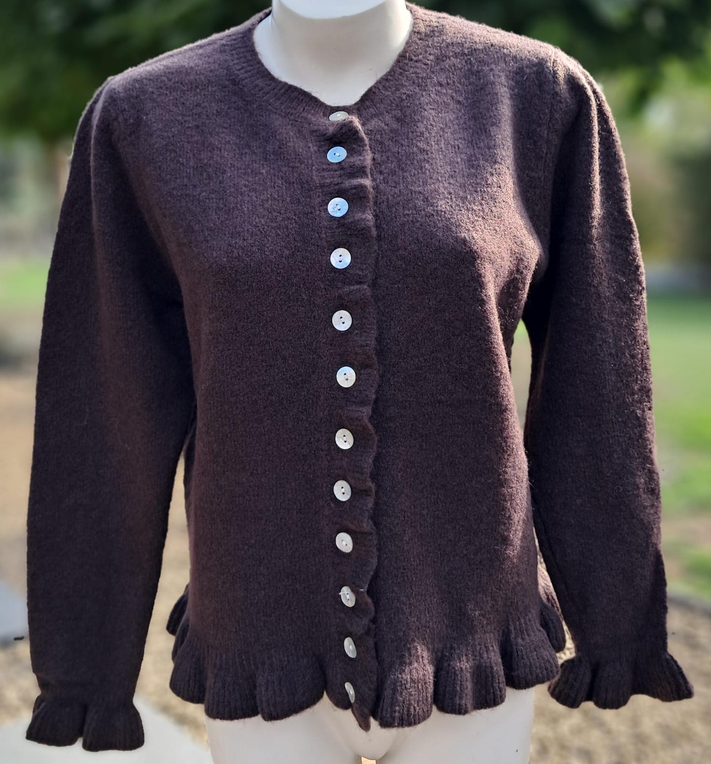 Gilet met knopenrij vooraan en ruffle-mouw, in 2 kleuren, TU