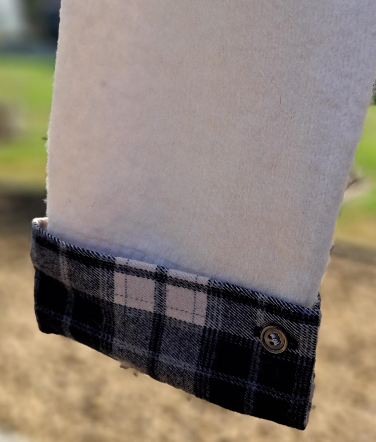 Zachte pull met ruit-accenten op de borst en aan de mouw, in 2 kleuren, TU