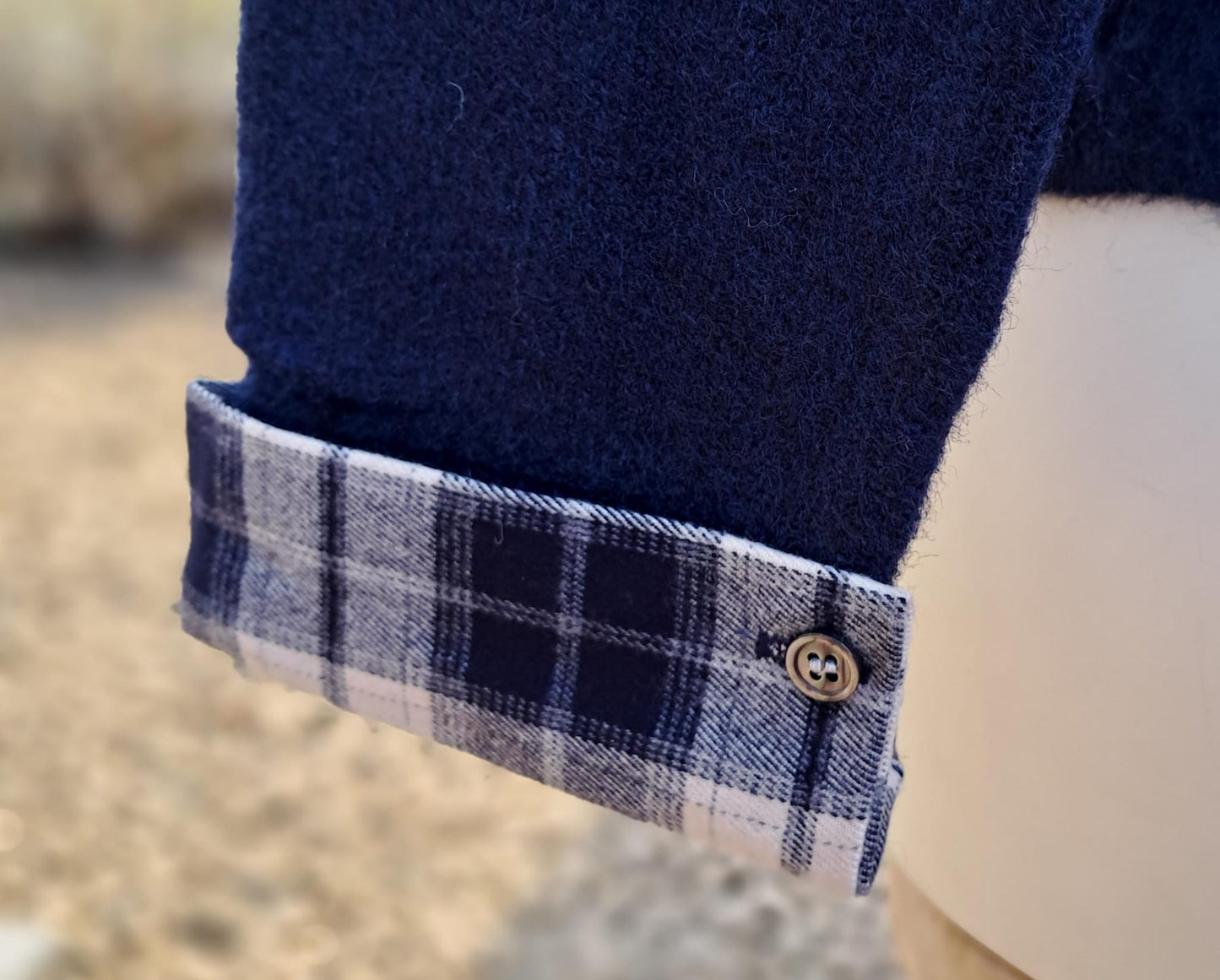 Zachte pull met ruit-accenten op de borst en aan de mouw, in 2 kleuren, TU