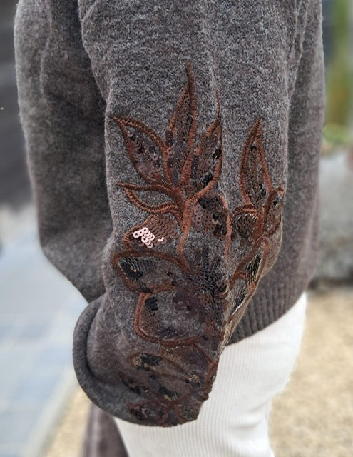 Warme, zachte pull met accent in pailletten op de mouw, 3 kleuren